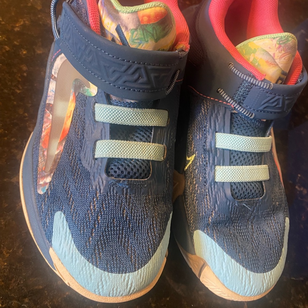 Nike Kids Navy and Coral Athletic Sneakers with Mint Accents - Picture 2 of 3